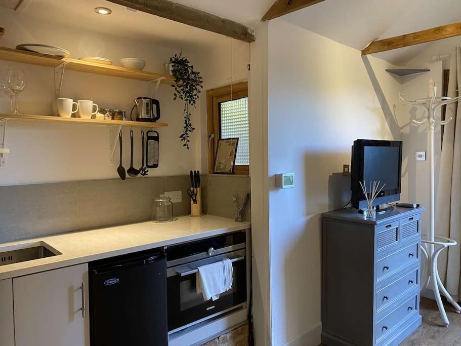 Cosy 1 Bedroom Country Lodge With Free Parking Watlington  Exterior photo